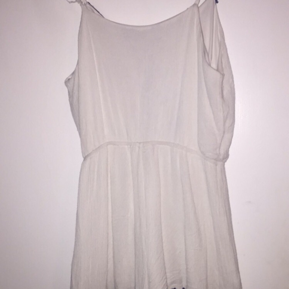 WHITE ROMPER WITH BLUE DETAILING - Picture 2 of 4